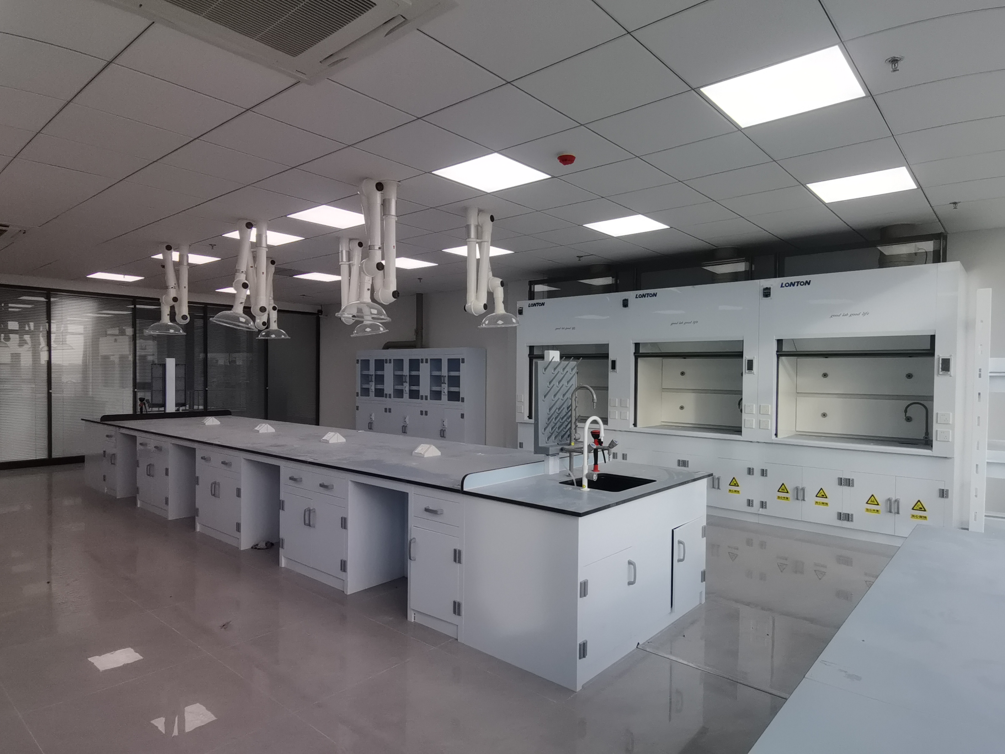 现代海洋化工中试基地实验室建设(图1) 现代海洋化工中试基地实验室建设(图1)